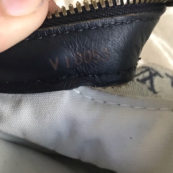 Louis Vuitton Josephine - Picture 7 of 8